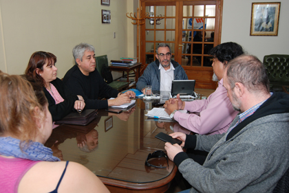 Autoridades se reunieron en la UNPSJB para invitar a la comunidad a la presentacin de Mirme cuando te hablo