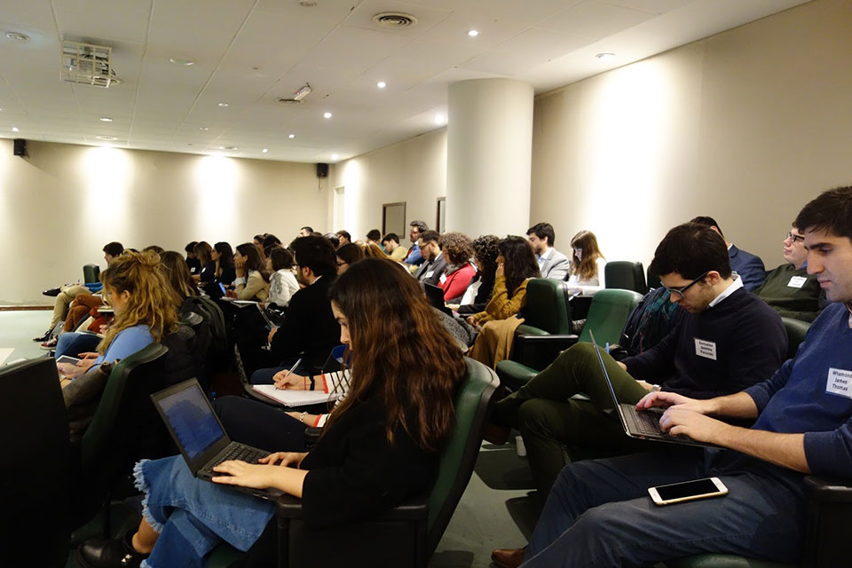 Posgrados: Becas Fulbright y CFI para graduados