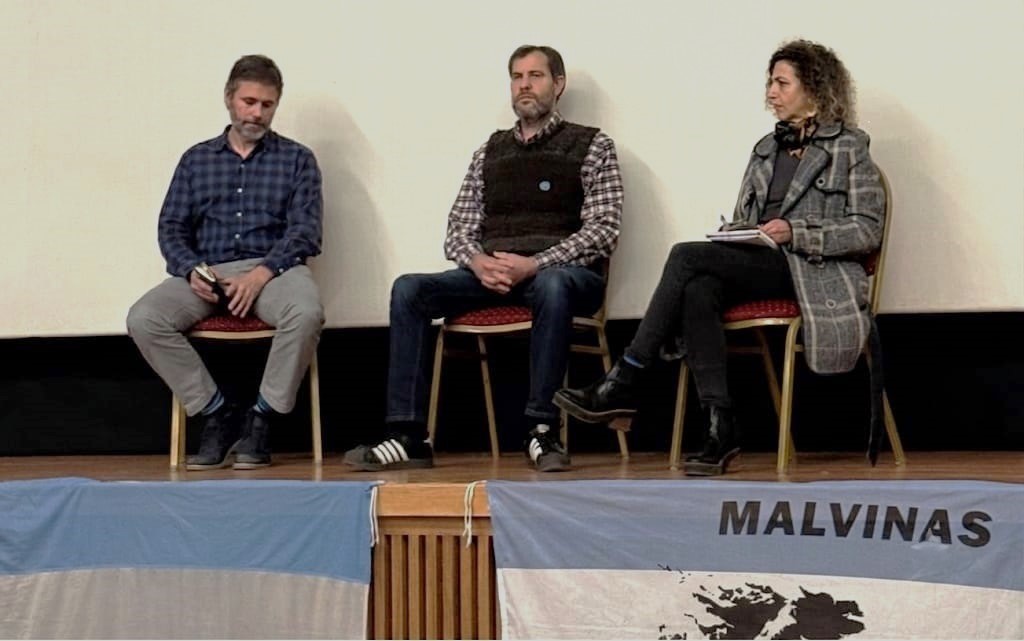 Docentes de la UNPSJB participaron de la charla debate sobre la Ley de Tierras